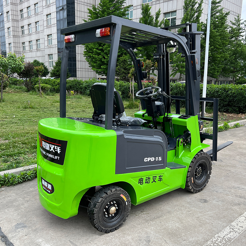 1.5噸新能源電動(dòng)叉車(chē)